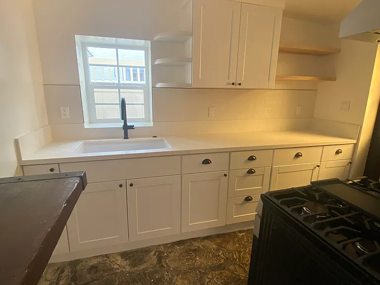 2410 Palm Dr #C — Photo 17