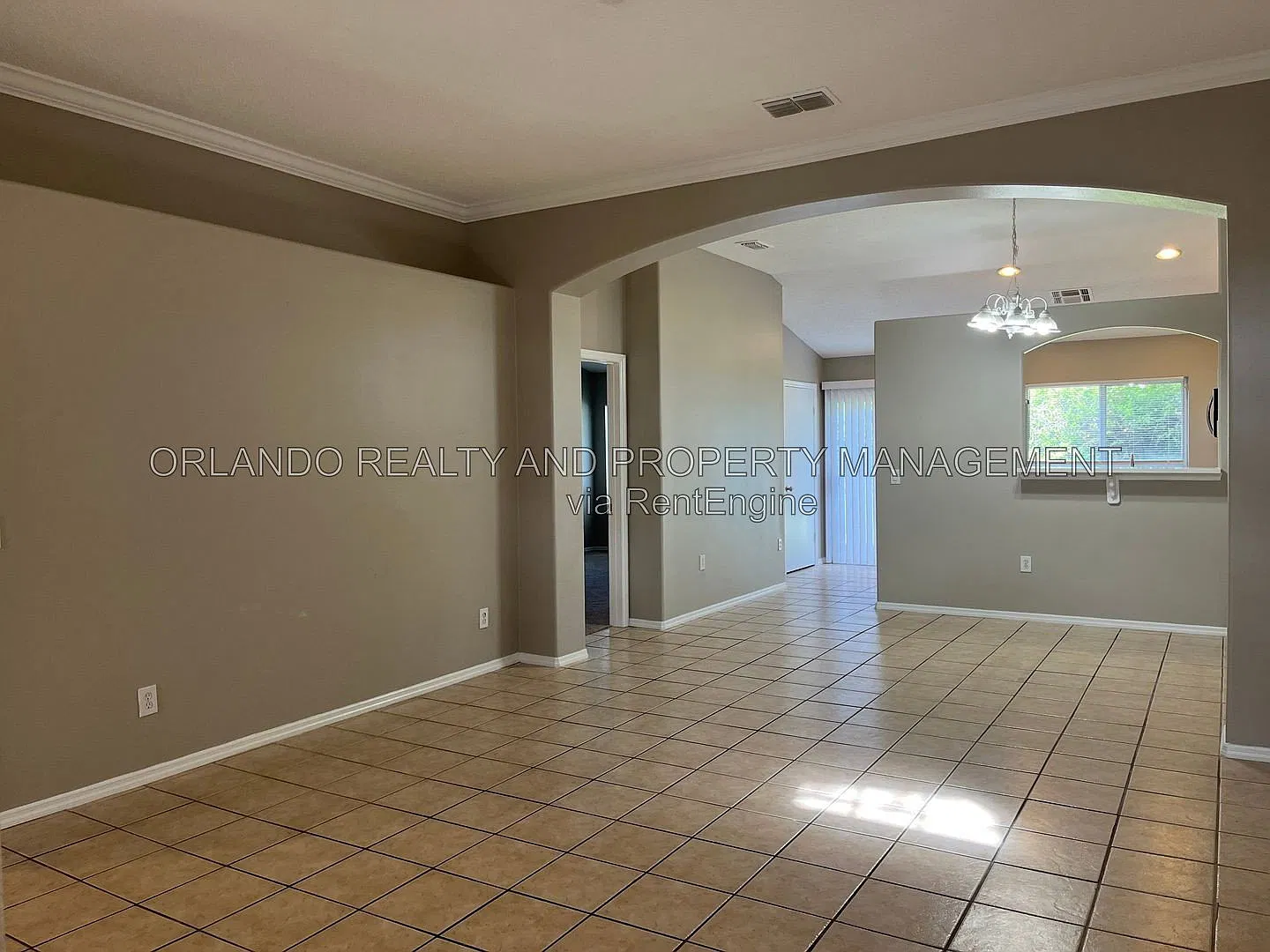 3 bed, 2.0 bath, 1246 sqft, $1,995 — Photo 4