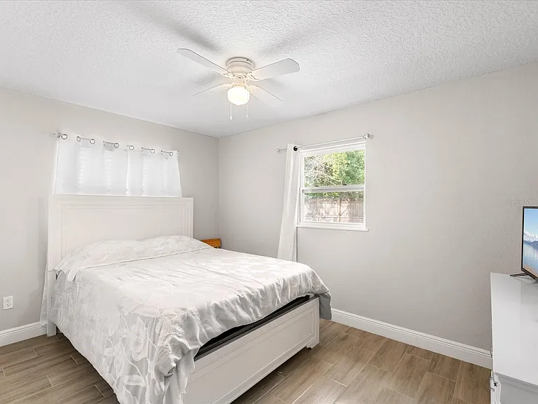 871 Darwin Dr — Photo 12