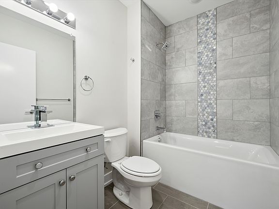 5th image of 701 N 40th St #9