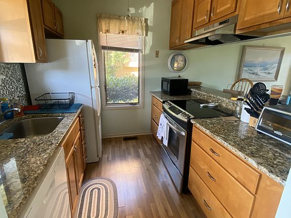 2nd image of 9 Marlin Ct