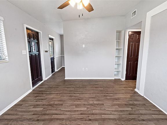 3rd image of 545 Shady Ln