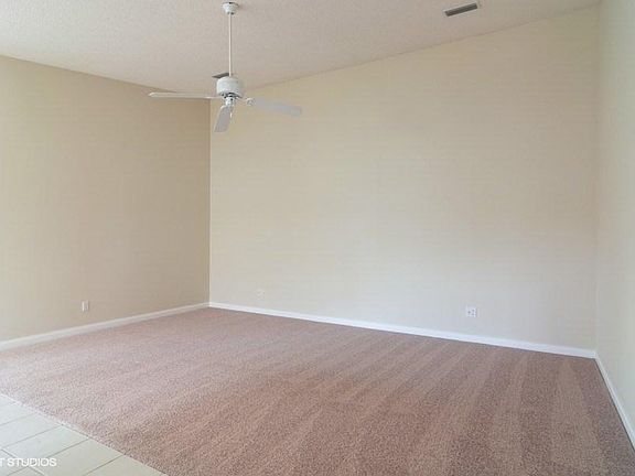 4th image of 1268 NW Bentley Cir APT B