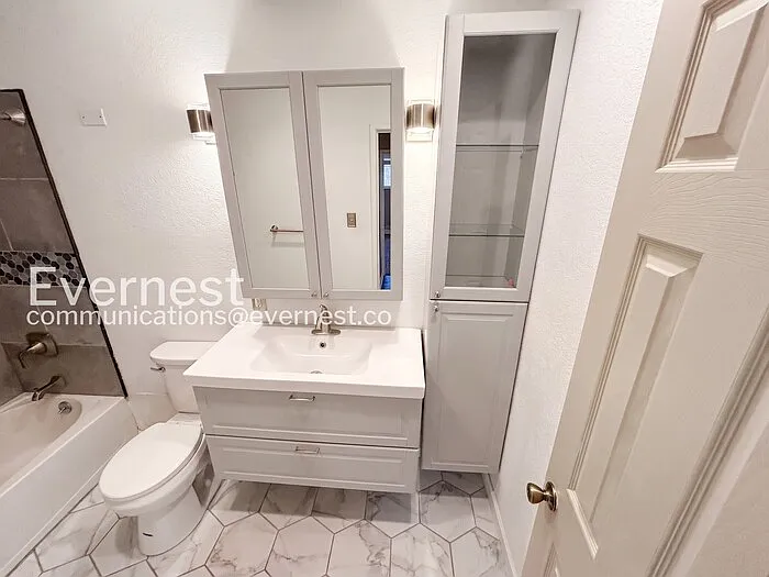1243 N Washington St #402 — Photo 17