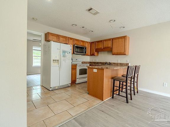 4th image of 8435 Chisholm Rd APT 15
