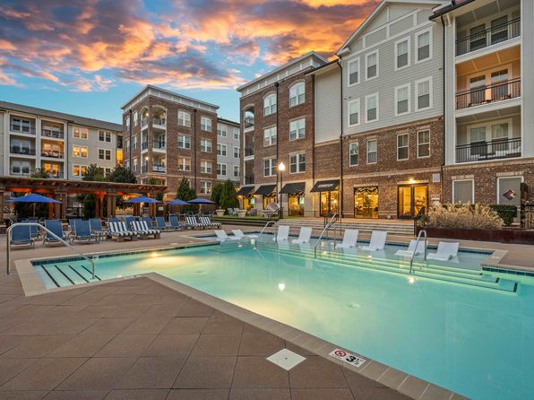 22415 Market St #3402