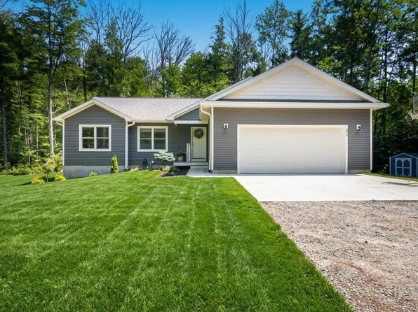 4893 S Betsie River Rd, Interlochen, MI 49643