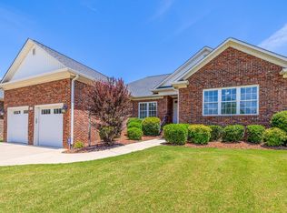 821 E Golden View Ln, Boiling Springs, SC 29316