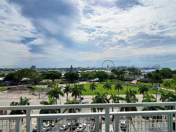 5th image of 244 Biscayne Blvd APT 639