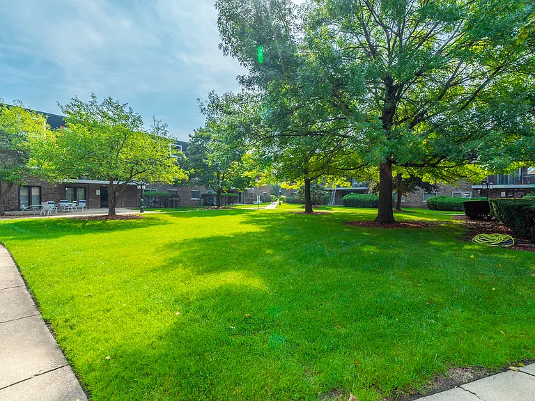 3851 N Parkway Dr #1I — Photo 22