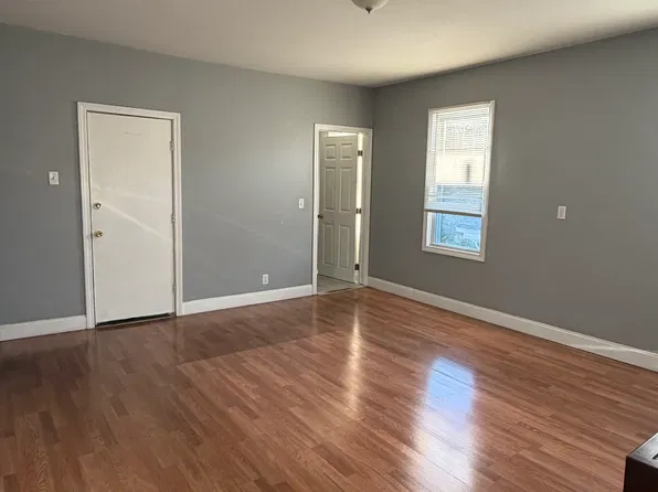 126 Holly St #3, New Bedford, MA 02746
