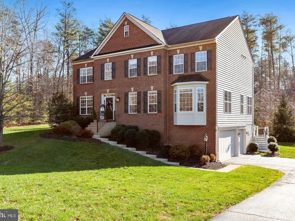 5401 Tomlinson Dr, Woodbridge, VA 22192