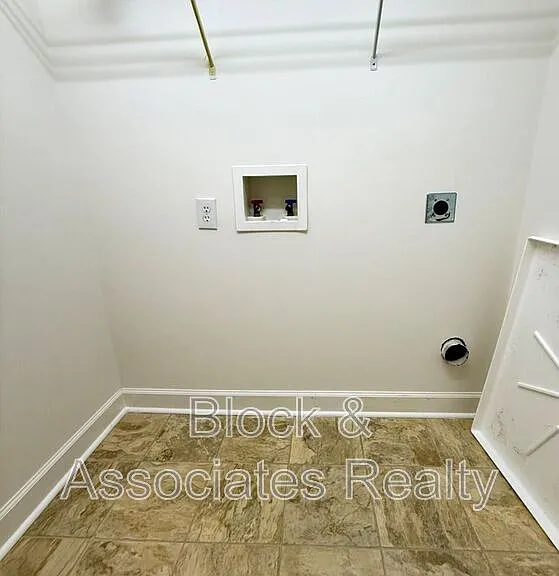 5523 Cottonrose Ln — Photo 22