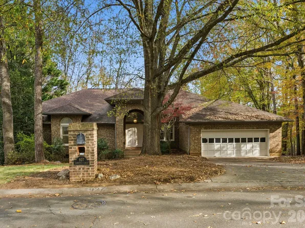 927 Longfield Cres, Charlotte, NC 28270