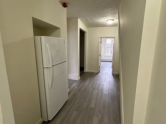 2nd image of 28 Garnet St APT 2L