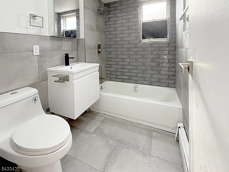19 Van Rensselear St #4 — Photo 6