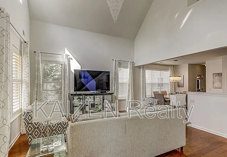 1338 Harbor Park Dr — Photo 9