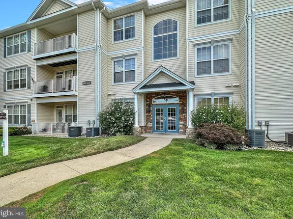 416 Saint Andrews Pl, Englishtown, NJ 07726
