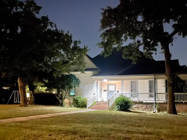 1710 Bolivar St, Denton, TX 76201