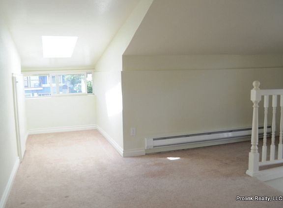 4th image of 5216 12th Ave NE #B