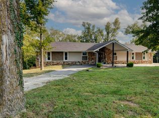 925 Elliot Rd, Nixa, MO 65714