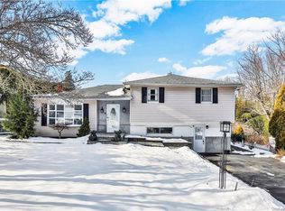 16 Overhill Rd, Elmsford, NY 10523