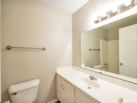 5th image of 200 Bluewater Ct
