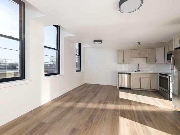 3rd image of 14 N 29th St APT 6