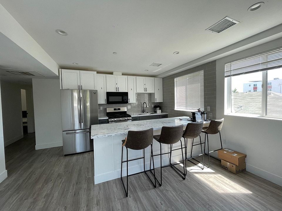1st image of 1637 W 36th Pl #1