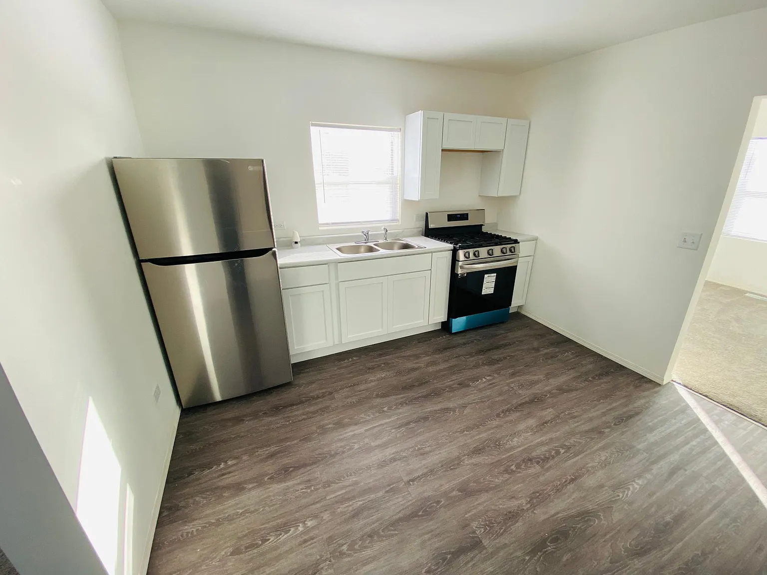 2 bed, 924 sqft, $1,600 — Photo 4