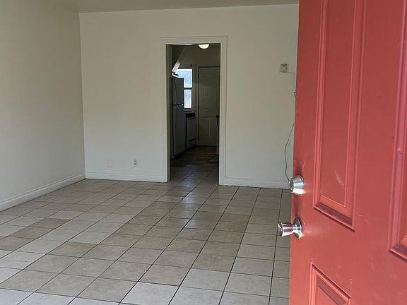 4th image of 1095 E Nocta St APT B
