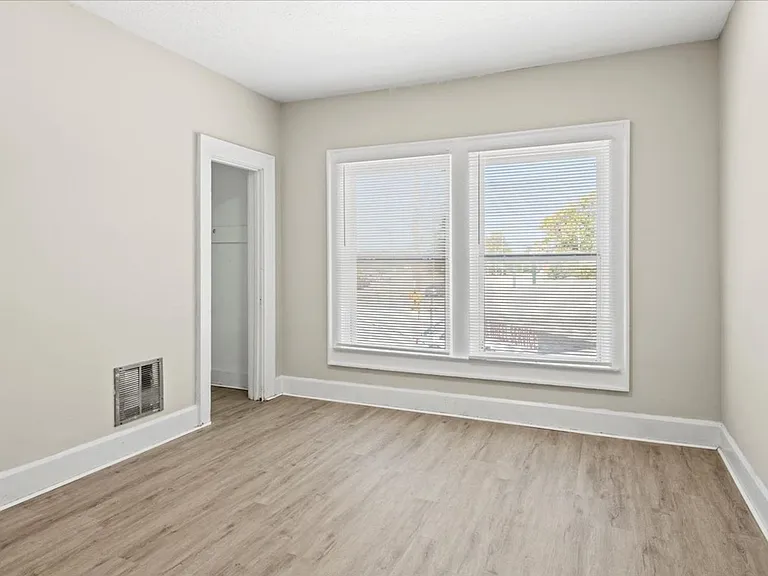 447 N Sherman Dr — Photo 12