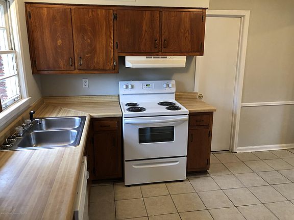 2nd image of 1435 Vicksburg Dr