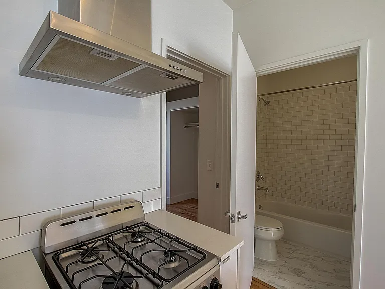 427 1/4 N Vendome St #427.25 — Photo 24
