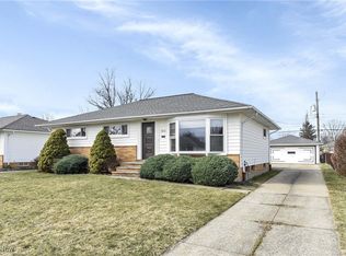 7252 Oakwood Rd, Parma, OH 44130