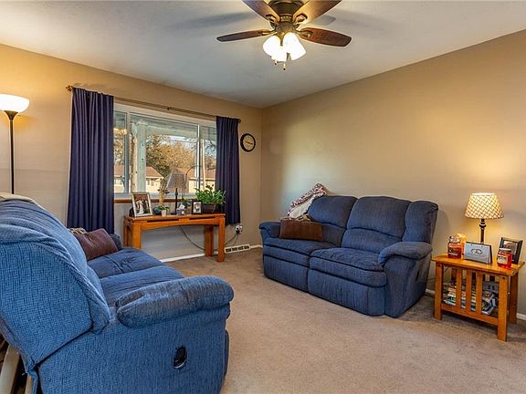 2nd image of 4917 Oakview Dr
