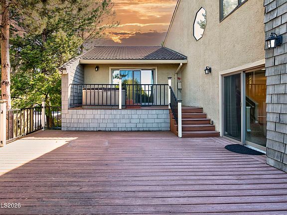 3rd image of 2640 Rockview Dr