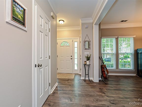 4th image of 12118 Abundance Cir