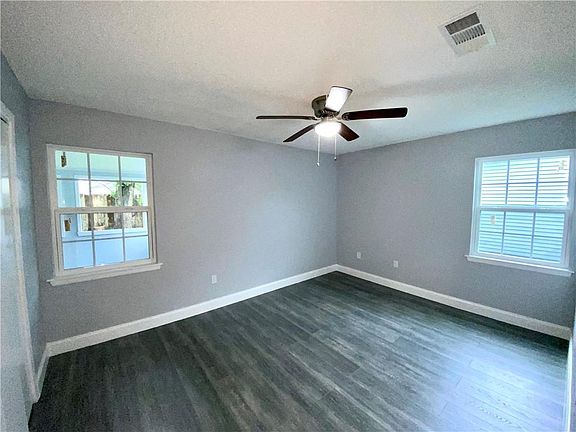 4th image of 3821 Patricia Ln