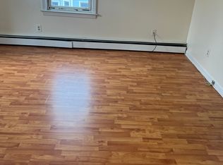 32-34 Dean St #3F, Woonsocket, RI 02895