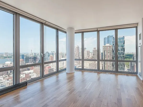 310 W 52nd St, New York, NY