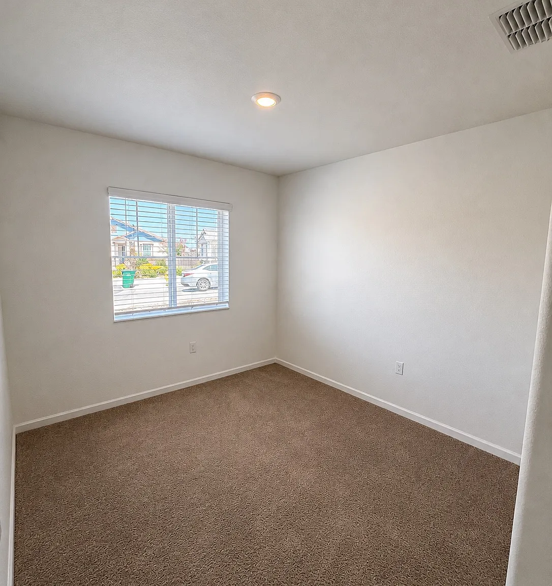 3 bed, 1104 sqft, $2,900 — Photo 4