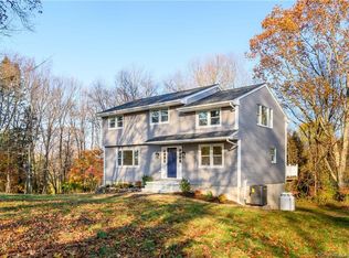 31 Langstroth Dr, Ridgefield, CT 06877