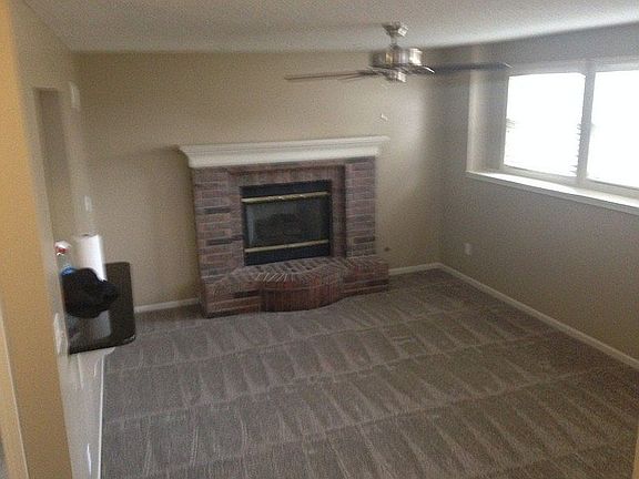 5th image of 825 NE Michael Dr