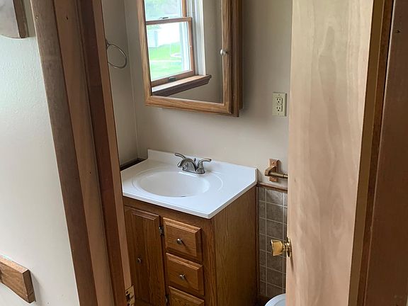 4th image of 315 Saint Clair St