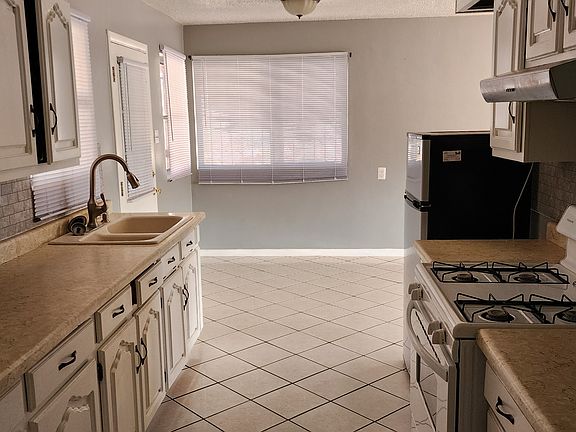 5th image of 941 Apple Ln