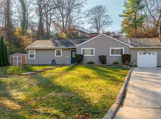 23 Windsor Dr, Belleville, IL 62223