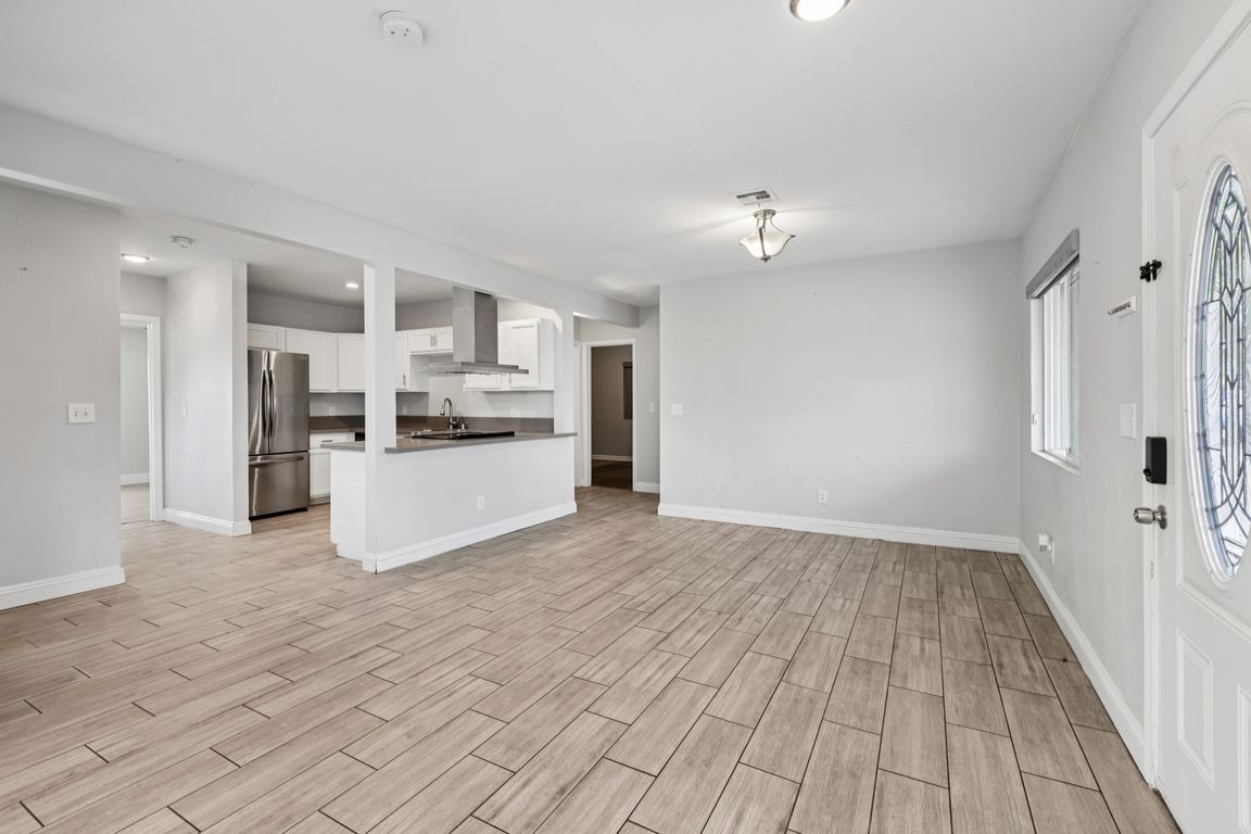 Biltmore Dr-S1909-009.jpg