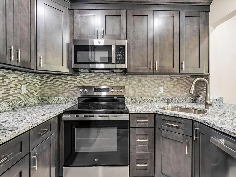 15B Andover Ct — Photo 12