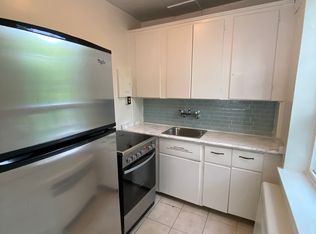 1233 Yonge Street Toronto, Toronto, ON M4T 1W4